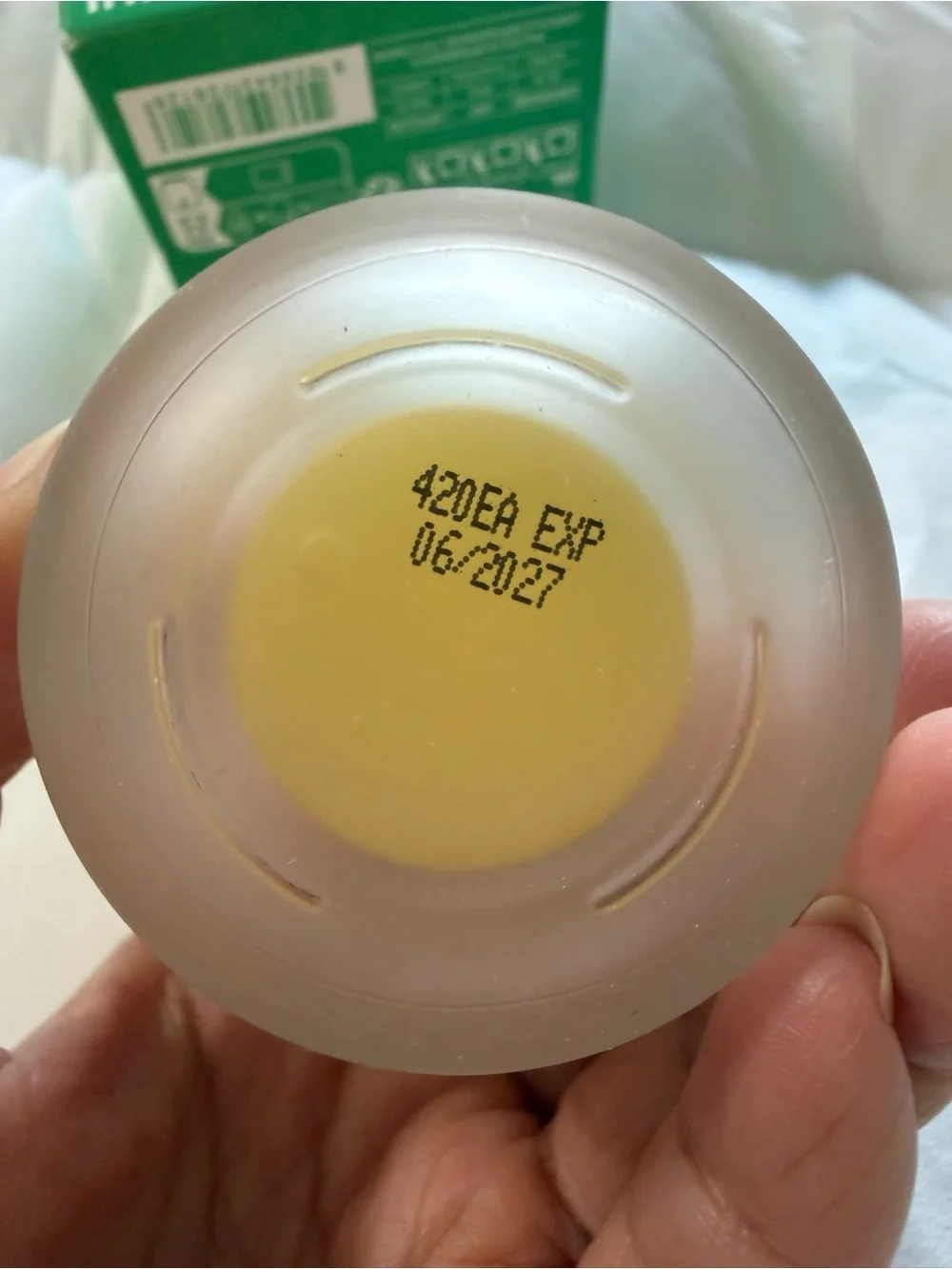 Innisfree Green Tea Enzyme Vitamin C Brightening Cream — White/Yellow